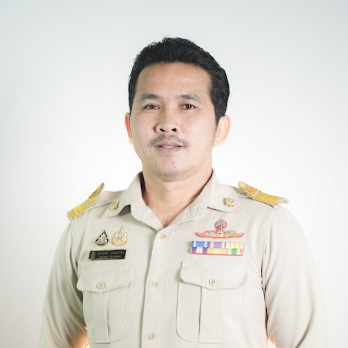 นายยศวรรธน์  แสงสุวรรณ