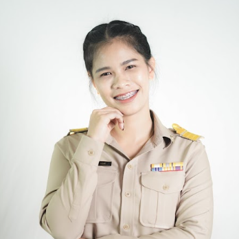 นางสาวลัลลนา  เอนก